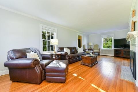 221 Central St, Hingham, MA 02043 photo 8
