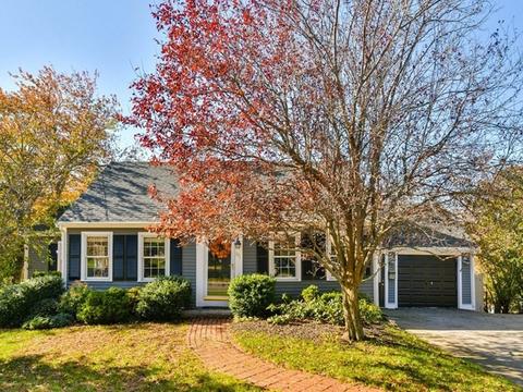 221 Central St, Hingham, MA 02043 photo 1