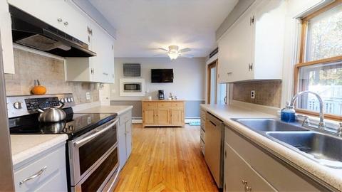 8 Rustic Ln, Plaistow, NH 03865 photo 4