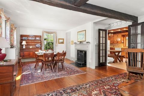 28 Hart, Beverly, MA 01915 photo 4