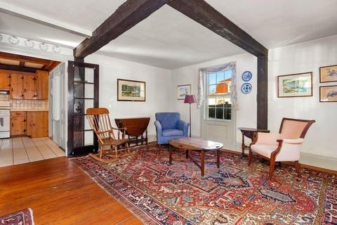 28 Hart, Beverly, MA 01915 photo 3