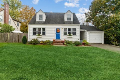 22 Sumner St, Dedham, MA 02026 photo 2