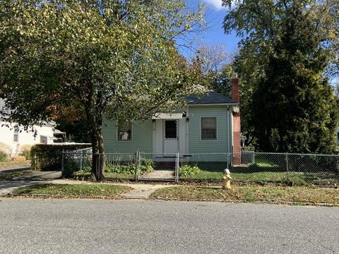 35 Barber St, Springfield, MA 01109 photo 2