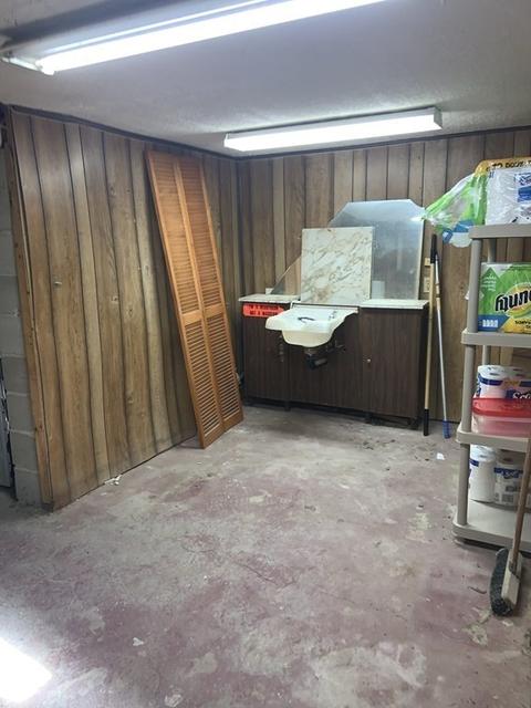 35 Barber St, Springfield, MA 01109 photo 12