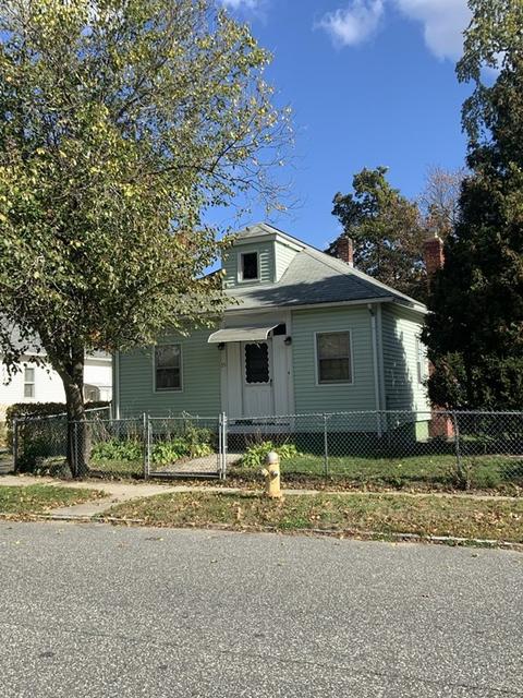 35 Barber St, Springfield, MA 01109 photo 1