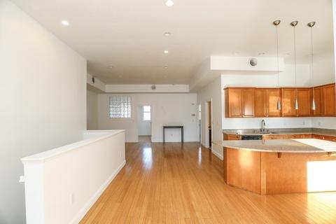 289 Dutton #3, Lowell, MA 01852 photo 8