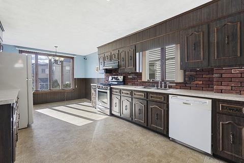 26 Porter St, Everett, MA 02149 photo 3
