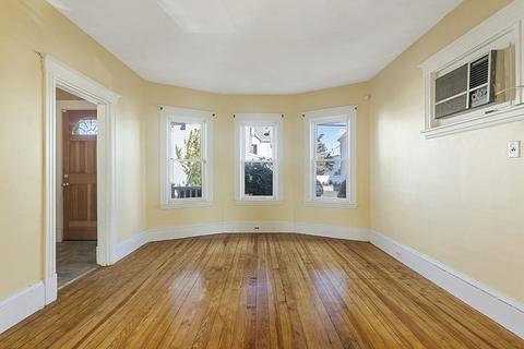 26 Porter St, Everett, MA 02149 photo 2