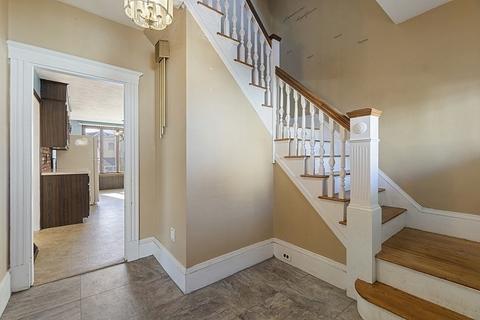 26 Porter St, Everett, MA 02149 photo 5