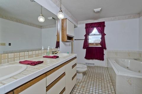 66 Hyde Ave, Chicopee, MA 01020 photo 10