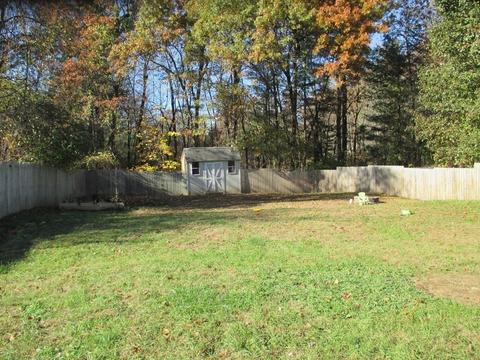 198 Hanson Dr, Springfield, MA 01128 photo 27