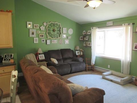 198 Hanson Dr, Springfield, MA 01128 photo 5