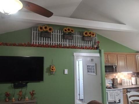198 Hanson Dr, Springfield, MA 01128 photo 9