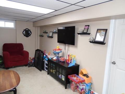 198 Hanson Dr, Springfield, MA 01128 photo 17