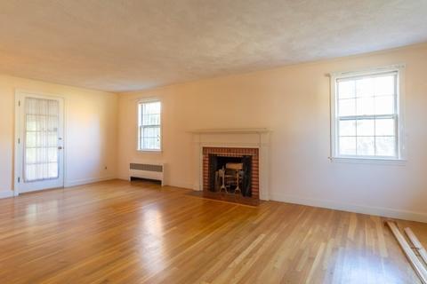 14 Meadow Ln, Needham, MA 02492 photo 9