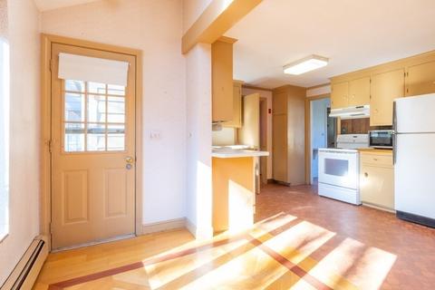 14 Meadow Ln, Needham, MA 02492 photo 5