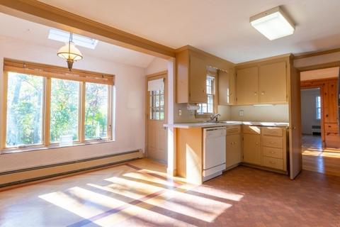 14 Meadow Ln, Needham, MA 02492 photo 3