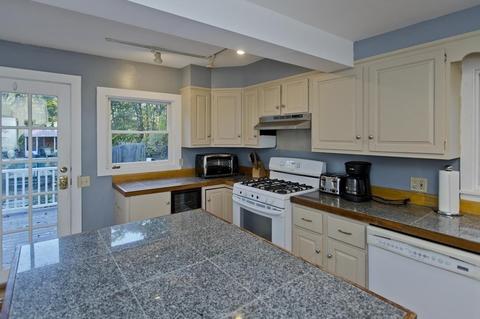 183 Chestnut St, Florence, MA 01062 photo 13