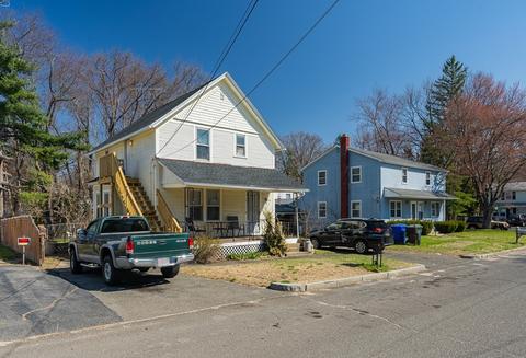10 Blanding St, Springfield, MA 01151 photo 2