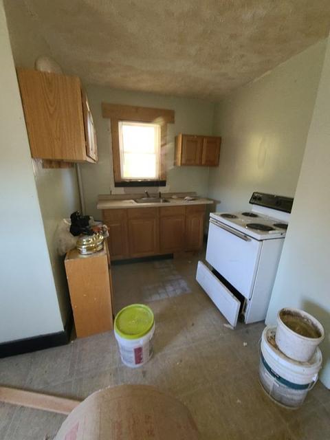 100 Oak St, Springfield, MA 01109 photo 7