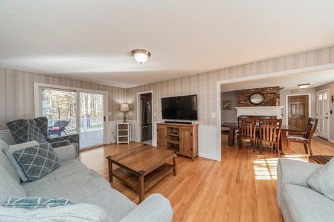 7 Stoddard St, Upton, MA 01568 photo 8