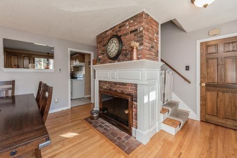 7 Stoddard St, Upton, MA 01568 photo 2