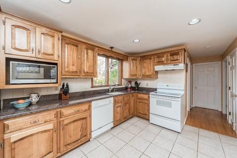 7 Stoddard St, Upton, MA 01568 photo 11