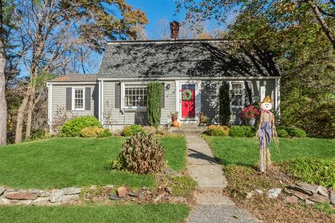7 Stoddard St, Upton, MA 01568 photo 1
