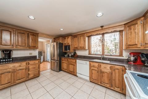 7 Stoddard St, Upton, MA 01568 photo 9