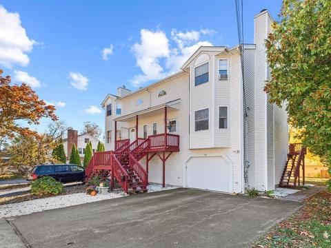 136 Commonwealth Ave, Worcester, MA 01604 photo 1