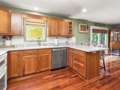 136 Commonwealth Ave, Worcester, MA 01604 photo 13