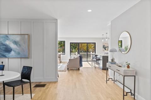 171 Washington, Reading, MA 01867 photo 5