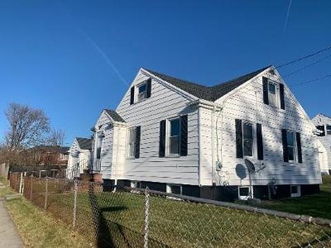 654 Bowen St, Fall River, MA 02724 photo 1