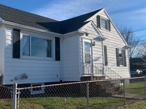 654 Bowen St, Fall River, MA 02724 photo 2