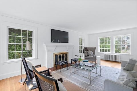 8 Tappan Rd, Wellesley, MA 02482 photo 4