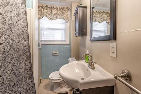 29 Prospect St, Gloucester, MA 01930 photo 9