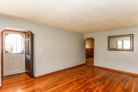 44 Gerald St, Springfield, MA 01109 photo 3