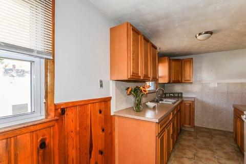 44 Gerald St, Springfield, MA 01109 photo 12