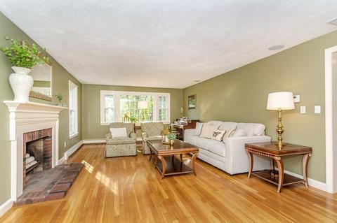 32 Red Gate Ln, Reading, MA 01867 photo 5