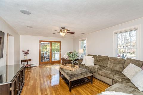 32 Red Gate Ln, Reading, MA 01867 photo 14