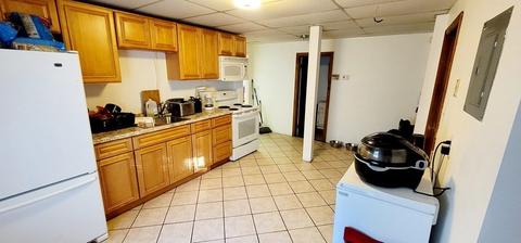 5 Webster Pl, Worcester, MA 01603 photo 4