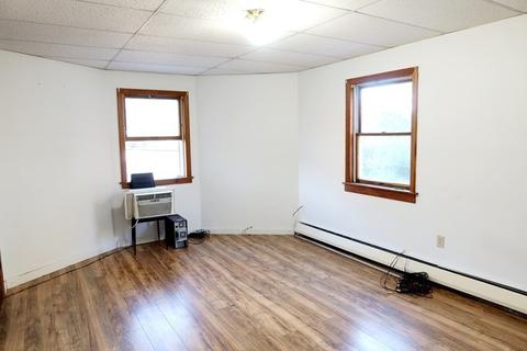 5 Webster Pl, Worcester, MA 01603 photo 9