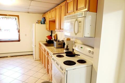 5 Webster Pl, Worcester, MA 01603 photo 3
