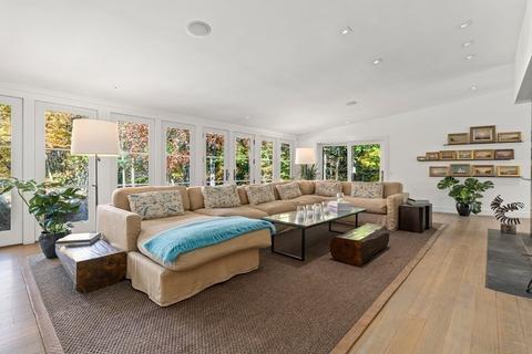 26 Lowder St, Dedham, MA 02026 photo 8