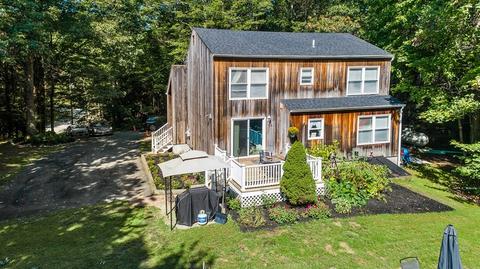19 Jade Ct, Derry, NH 03038 photo 3
