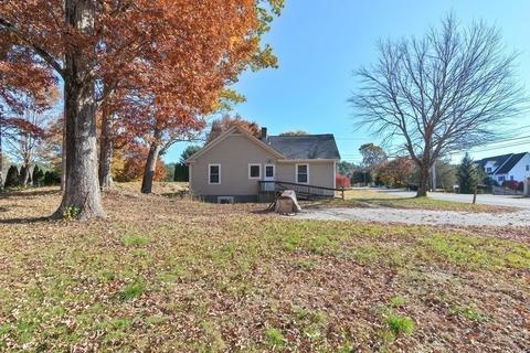 84 Mendon St, Upton, MA 01568 photo 4