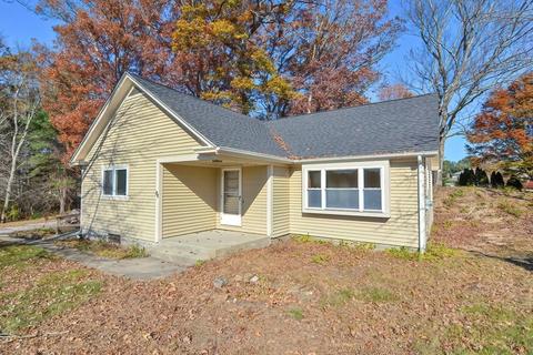 84 Mendon St, Upton, MA 01568 photo 3