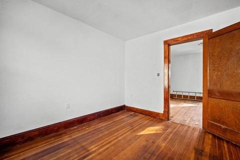 56 Orange St, Springfield, MA 01108 photo 4