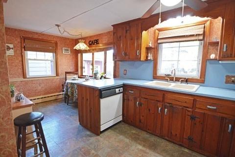 23 N Hood St, Springfield, MA 01109 photo 4