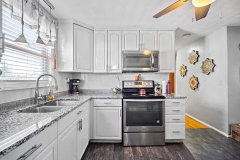 47 Phillips Ave, Springfield, MA 01119 photo 9